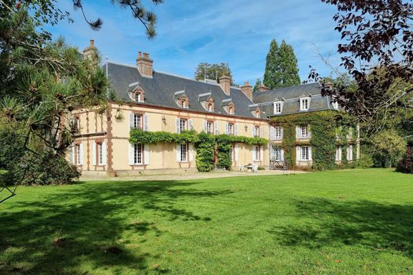 Château Normand 17e et ses dépendances à 135km de Paris