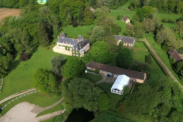 Château Normand 17e et ses dépendances à 135km de Paris