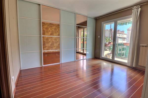 CASTELLANE-13006-APPARTEMENT MARSEILLE 4-5 PIECES-TERRASSES-CAVE-PARKING