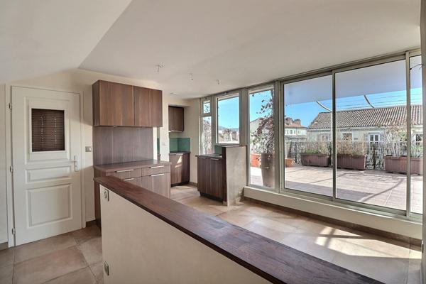 CASTELLANE-13006-APPARTEMENT MARSEILLE 4-5 PIECES-TERRASSES-CAVE-PARKING