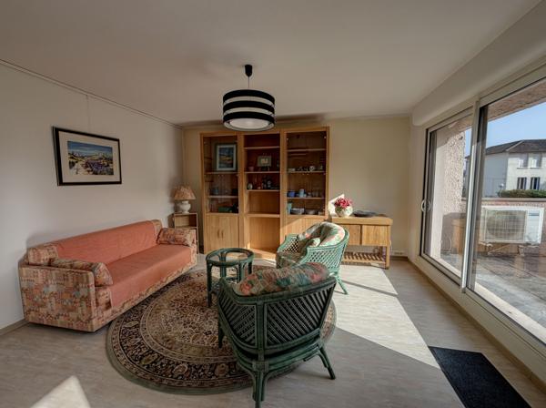 Villeneuve-sur-Lot (47300) Villeneuve sur lot , Appartement T 3 lumineux avec terrasse et garage