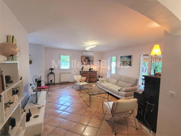 VENTABREN au calme sur 1650 m² proche école