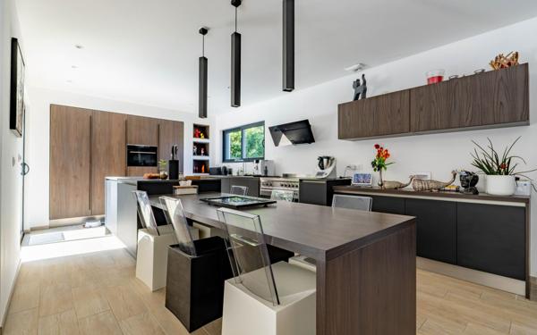 Maison à vendre    7 pièces •  Chessy