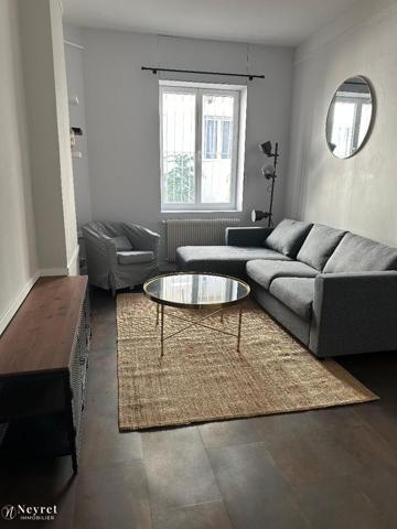 TRES BEL F3 MEUBLE 8 RUE DES ARMURIERS - Très bel ...