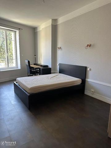 TRES BEL F3 MEUBLE 8 RUE DES ARMURIERS - Très bel ...