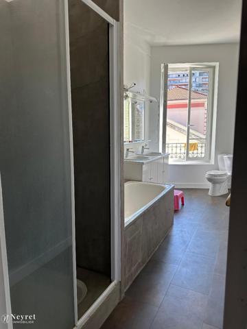 TRES BEL F3 MEUBLE 8 RUE DES ARMURIERS - Très bel ...