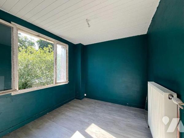 Maison à vendre à Bar sur Seine (10110), Aube. Maison entièrement à rénover de 110 m². Au rez-d...