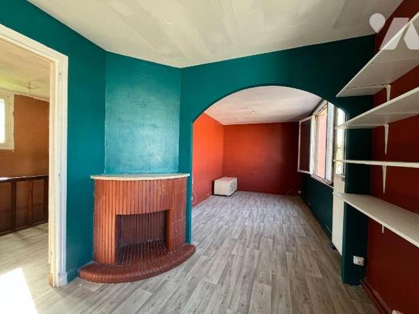 Maison à vendre à Bar sur Seine (10110), Aube. Maison entièrement à rénover de 110 m². Au rez-d...