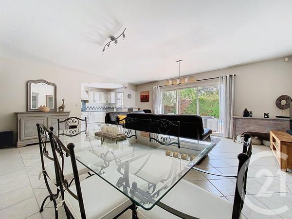 Maison à vendre  5 pièces - 127,17 m2 BREUIL MAGNE - 17