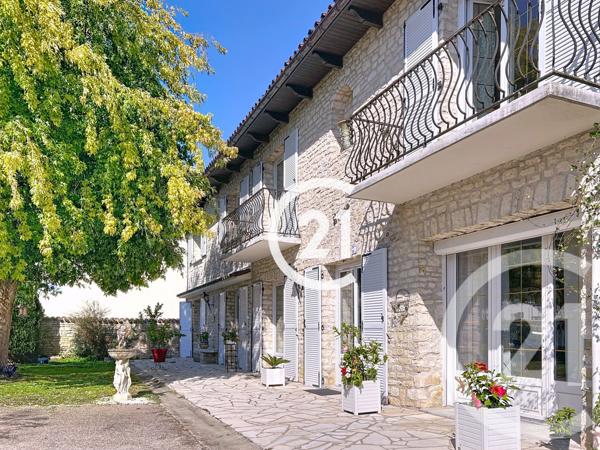 Maison à vendre  5 pièces - 274 m2 JARNAC - 16