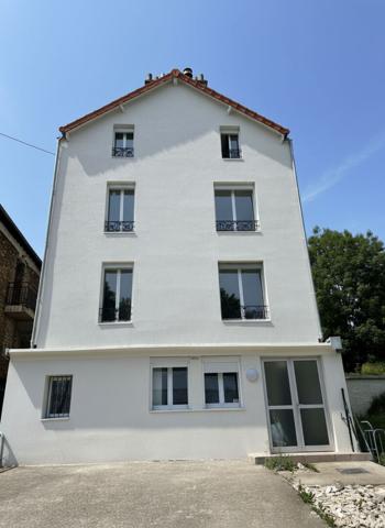 Vente
                Immeuble199 m² - 11 Pièces -
                    VILLENEUVE SAINT GEORGES (94190)