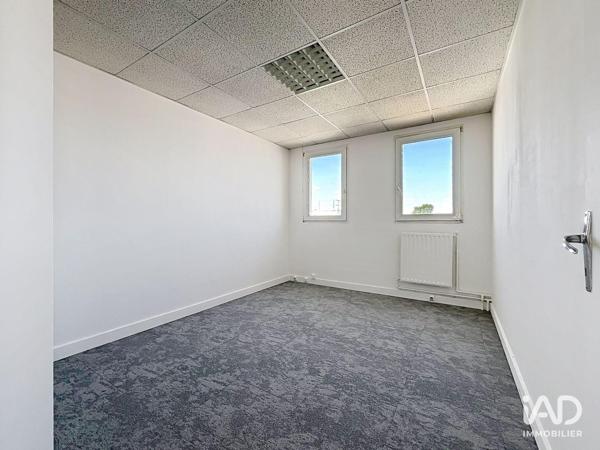 Location bureaux 97 m² Buc