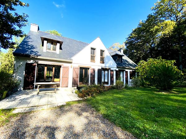 Maison spacieuse au coeur d'un écrin de verdure