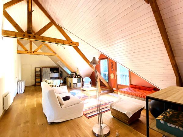 Maison spacieuse au coeur d'un écrin de verdure