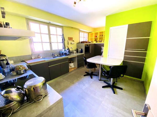 Maison spacieuse au coeur d'un écrin de verdure