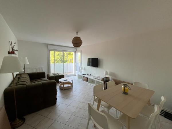 Appartement à louer 1 100 € CC Bayonne 3 p 73 m² DPE D