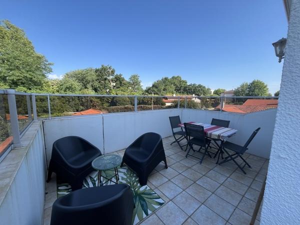 Appartement à louer 1 100 € CC Bayonne 3 p 73 m² DPE D