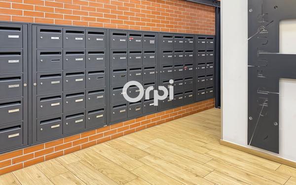 Appartement à vendre    2 pièces • 37,92 m2 Marseille 10