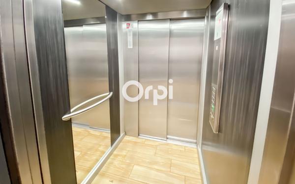 Appartement à vendre    2 pièces • 37,92 m2 Marseille 10