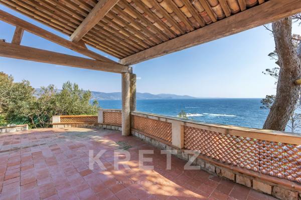Cap Bénat - Première ligne - Villa à rénover