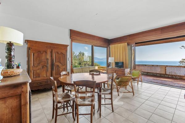 Cap Bénat - Première ligne - Villa à rénover