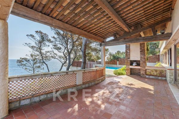 Cap Bénat - Première ligne - Villa à rénover