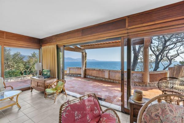 Cap Bénat - Première ligne - Villa à rénover