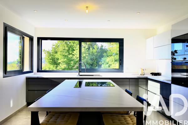 Maison à vendre 7 pièces 229 m² Vence