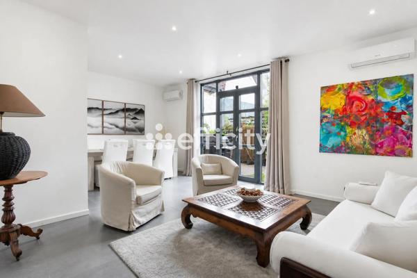 Maison
         12 pièces
        - 285 m² Bien prestige 755 000 € *