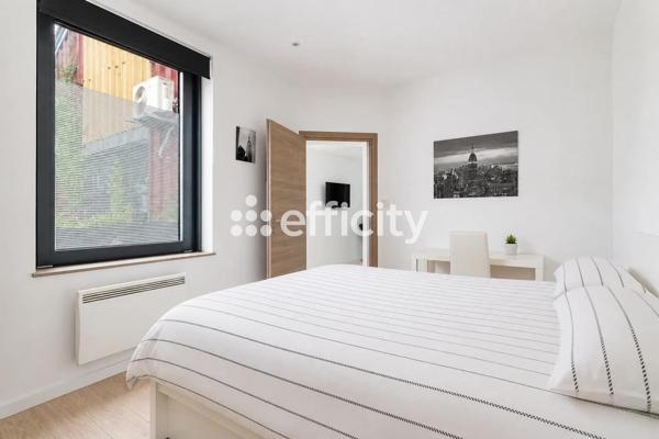 Maison
         12 pièces
        - 285 m² Bien prestige 755 000 € *