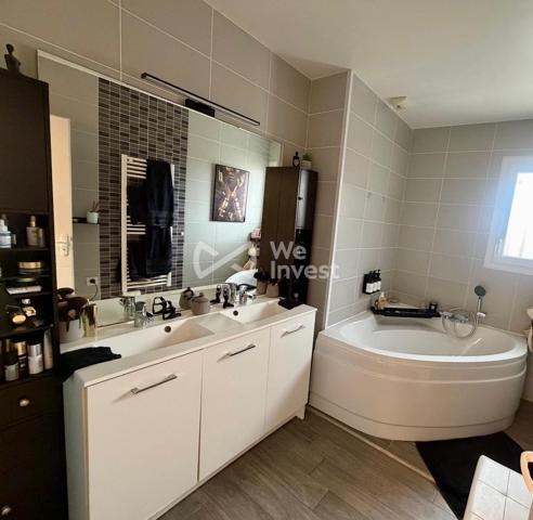 Mèze — Maison familiale 5p. 95m², piscine, double terrasse, parking