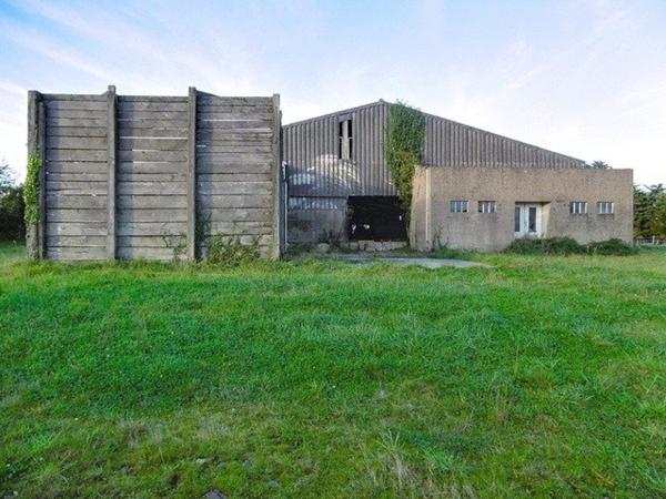 Très grand local commercial de 1505 m2