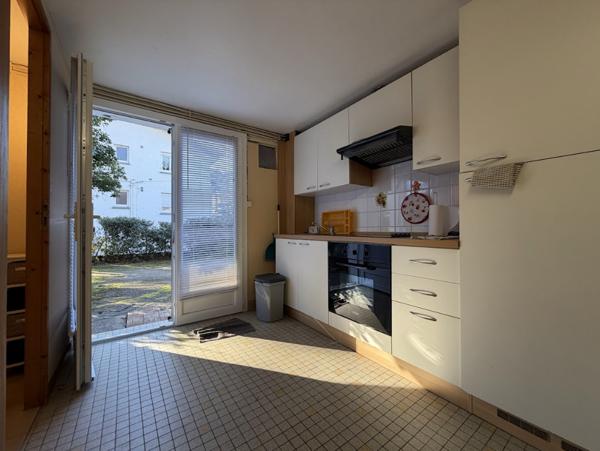 Maison à rénover. Fort potentiel avec combles aménageables et studio indépendant. . Quartier très calme des Abatilles