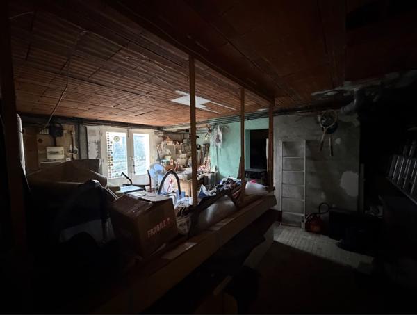 Maison à rénover. Fort potentiel avec combles aménageables et studio indépendant. . Quartier très calme des Abatilles