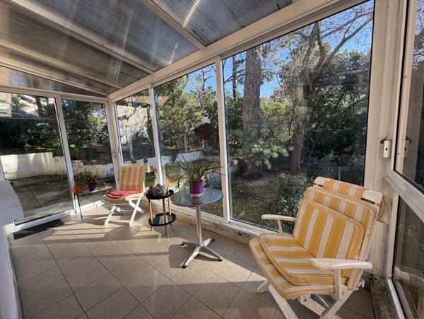 Maison à rénover. Fort potentiel avec combles aménageables et studio indépendant. . Quartier très calme des Abatilles