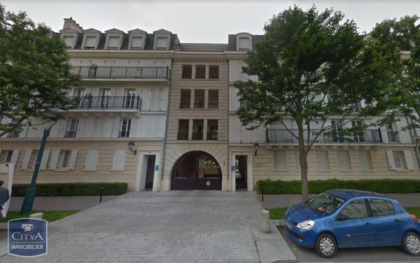 Location parking Serris (77700)