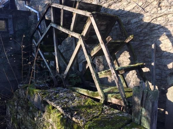 En Berry,  authentique moulin à eau du 18eme
