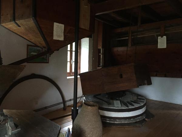 En Berry,  authentique moulin à eau du 18eme