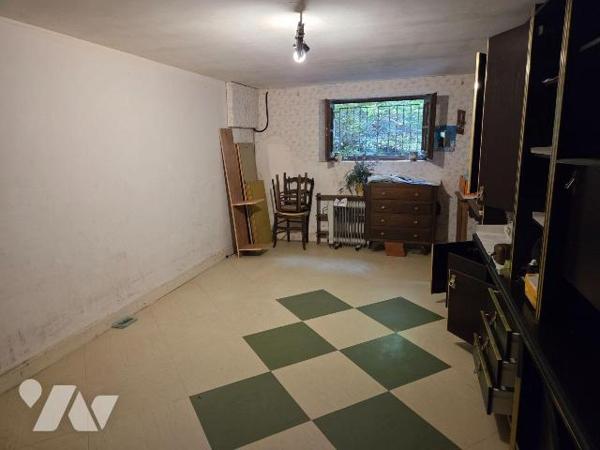 SAINT GEORGES BUTTAVENT- Propriété en campagne, en partie boisée, proche MAYENNE.

Maison d'h...