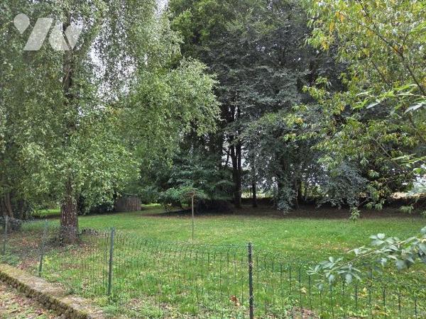 SAINT GEORGES BUTTAVENT- Propriété en campagne, en partie boisée, proche MAYENNE.

Maison d'h...