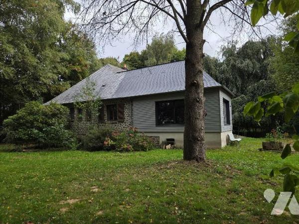 SAINT GEORGES BUTTAVENT- Propriété en campagne, en partie boisée, proche MAYENNE.

Maison d'h...