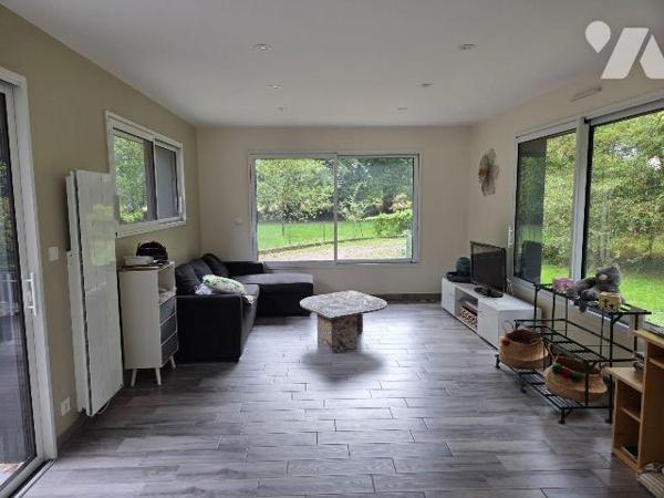 SAINT GEORGES BUTTAVENT- Propriété en campagne, en partie boisée, proche MAYENNE.

Maison d'h...