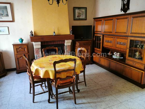 MAISON DE VILLE SEMI INDIVIDUELLE 2 CHAMBRES COUR