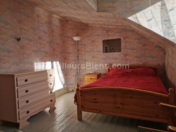 MAISON DE VILLE SEMI INDIVIDUELLE 2 CHAMBRES COUR