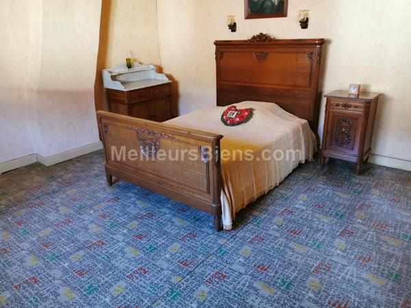 MAISON DE VILLE SEMI INDIVIDUELLE 2 CHAMBRES COUR