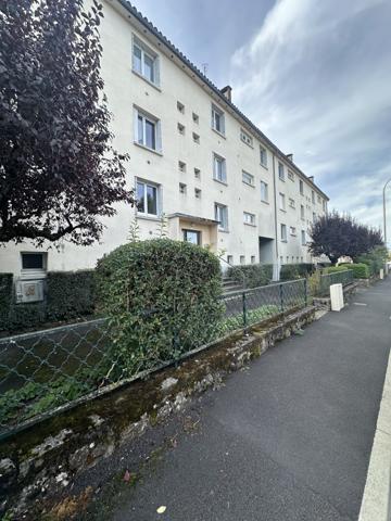 Agréable appartement avec balcon et garage à Arpajon sur Cère Arpajon-sur-Cère (15130)