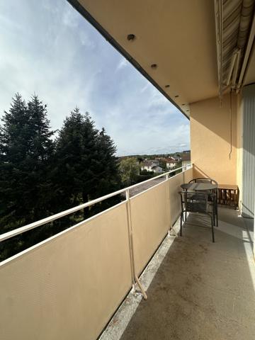Agréable appartement avec balcon et garage à Arpajon sur Cère Arpajon-sur-Cère (15130)