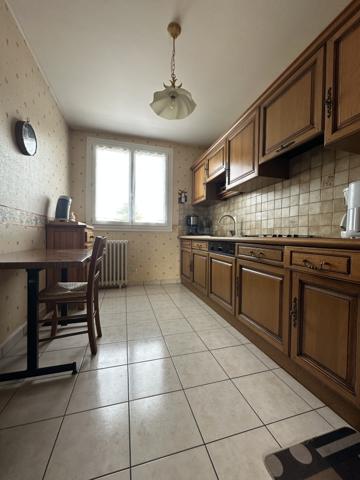 Agréable appartement avec balcon et garage à Arpajon sur Cère Arpajon-sur-Cère (15130)