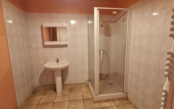 Maison à louer    3 pièces •  Coussac-Bonneval