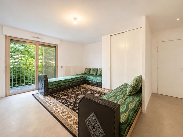 Nanterre Coeur Université - Grand F3 - 72m² avec balcon et parking